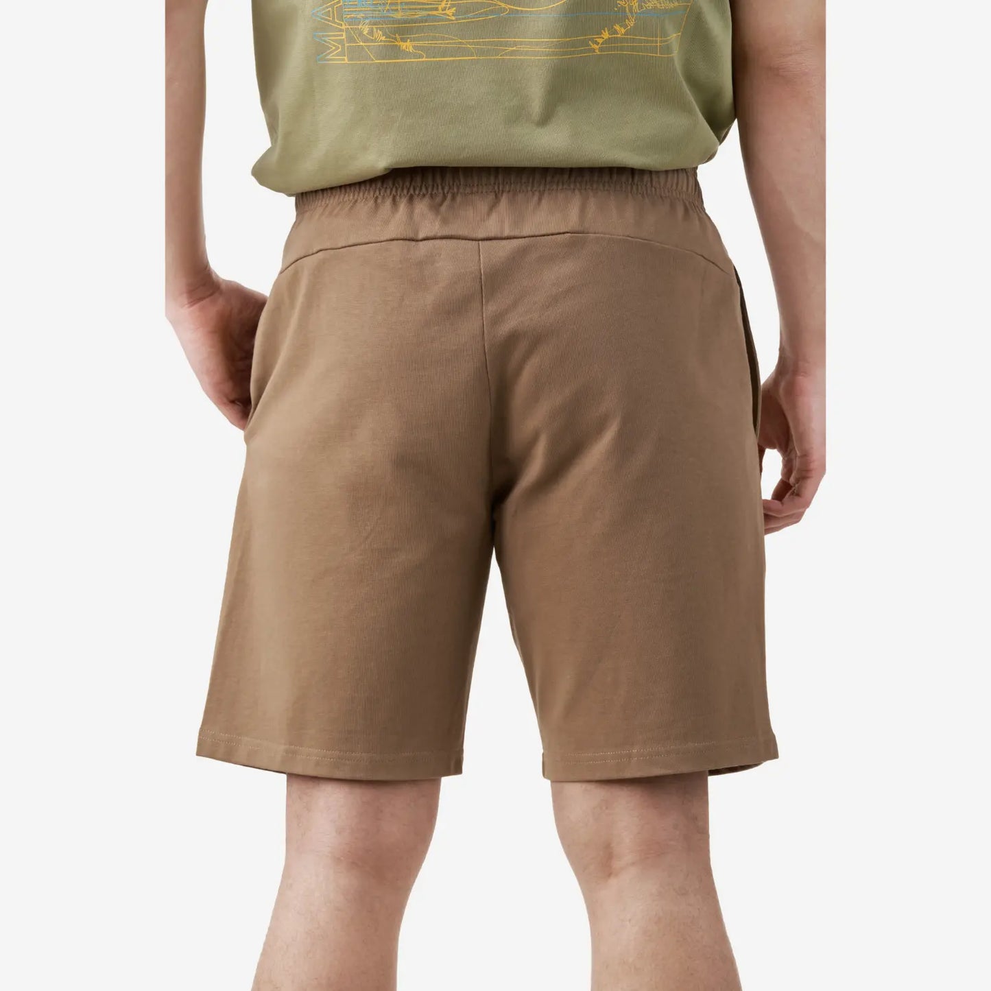 Back view of khaki casual shorts featuring an elastic waistband, a smooth back design without pockets, and a relaxed fit.